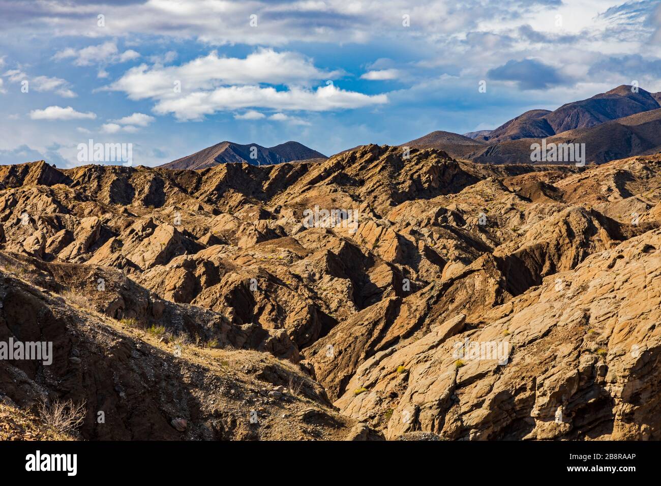 Die Borrego Badlands, von einem Aussichtspunkt auf den Highway S-22, den Borrego-Salton Seaway Highway, am Nordende des Anza-Borrego Desert State Park. Stockfoto