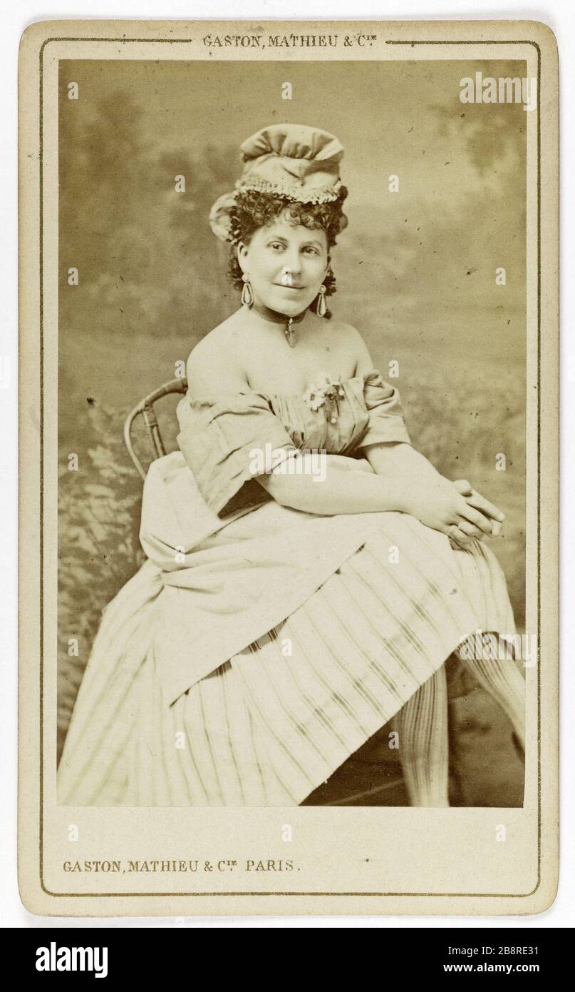 Porträt von Marie Marion, Schauspielerin Menus Plaisirs Theater. Gaston, Mathieu & Cie. Portrait de Marie Marion, actrice au Théâtre des Menus-Plaisirs. Carte de visite (recto). Tirage sur Papier Albuminé. 1860-1890. Paris, musée Carnavalet. Stockfoto