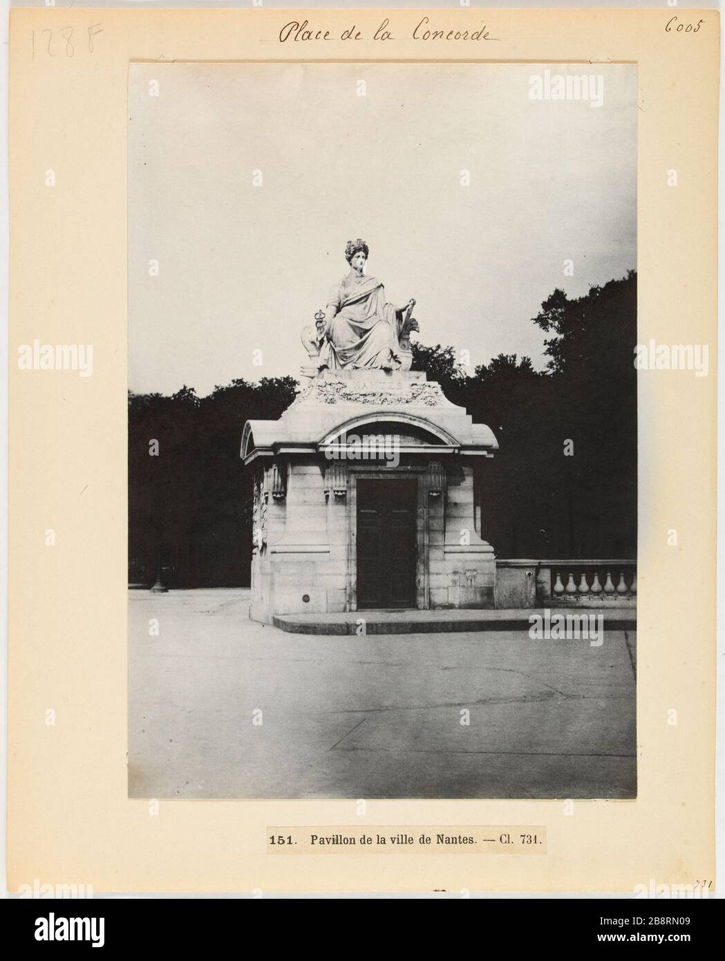 Place Concorde / 151 Pavillon in der Stadt Nantes. - Kl. 731. Rathaus von Nantes von Louis Denis Caillouette (170-1868), Place de la Concorde, 8. Bezirk, Paris 'Pavillon de la ville de Nantes par Louis Denis Caillouette (170-1868), Place de la Concorde, Paris (VIIIème arr.)'. Photographie d'Hippolyte Blancard (1843-1924), vers. Paris, musée Carnavalet. Stockfoto