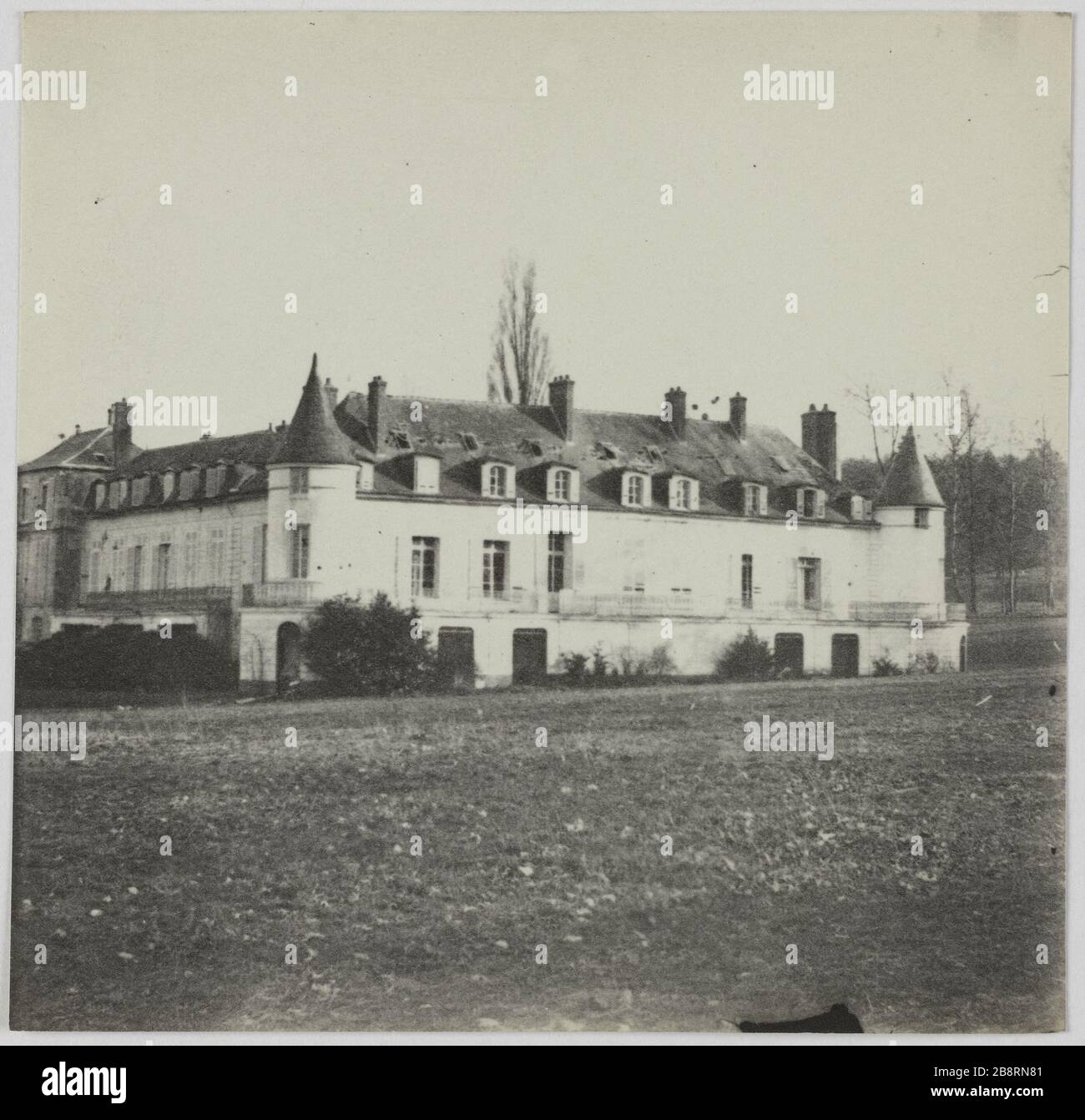 Buzenval/Burg. Schloss Buzenval, Rueil-Malmaison. La Commune de Paris. Le château de Buzenval. Rueil-Malmaison (Hauts-de-seine). Photographie d'Hippolyte Blancard (1843-1924). Tirage au platine (recto). 1870-1871. Paris, musée Carnavalet. Stockfoto