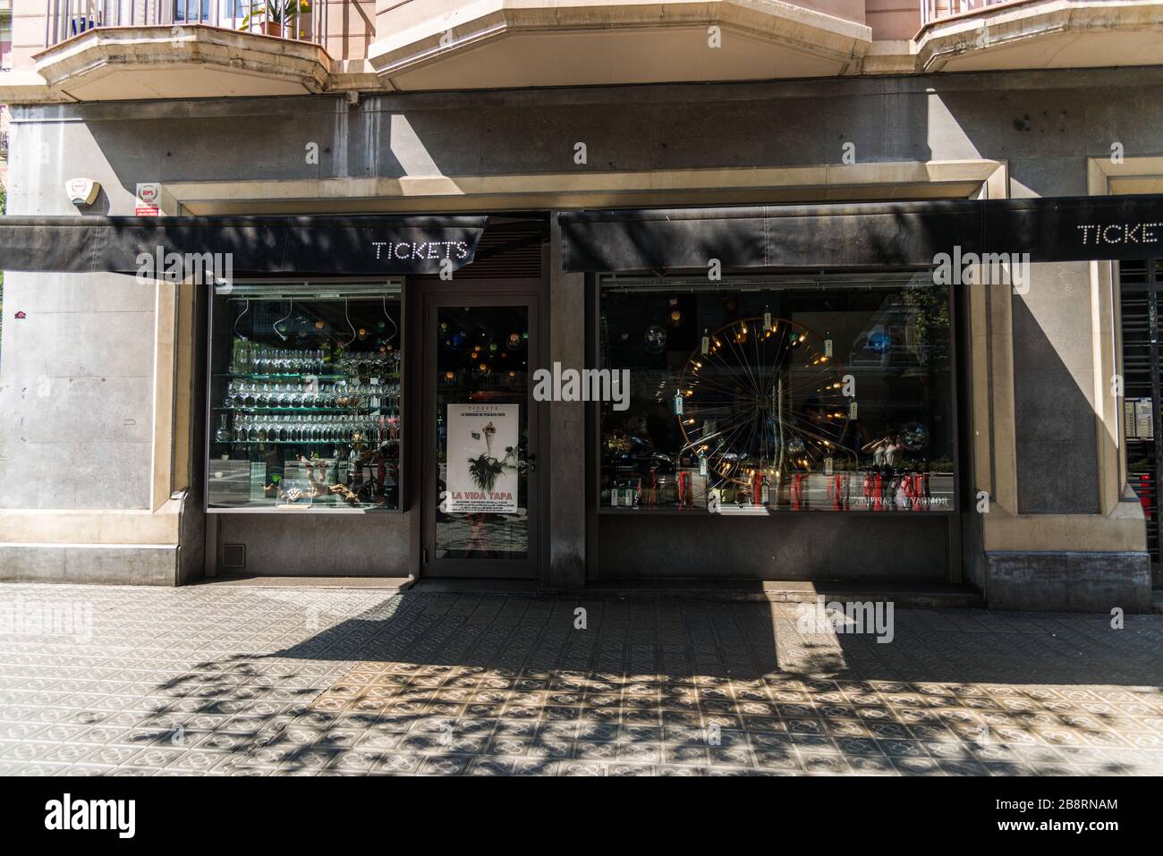 Barcelona, Spanien - 2. August 2019: Karten, Restaurant von Albert Adria Stockfoto