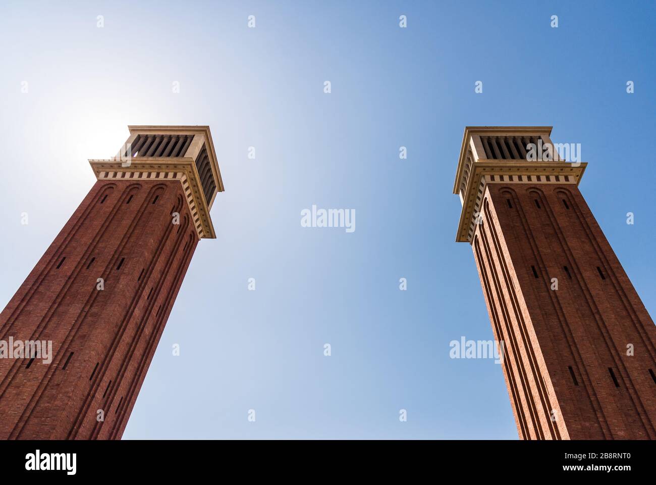 Die Venetian Towers in der Placa Espanya in Barcelona. Stockfoto