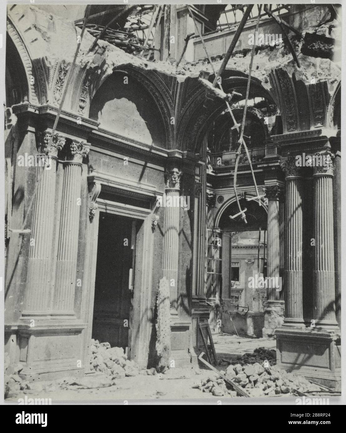 Rathaus/Interieur. Im Rathaus, 4. Bezirk, Paris. La Commune de Paris. Intérieur de l'Hôtel-de-Ville. Paris (IVème arr.). Photographie d'Hippolyte Blancard (1843-1924). Tirage au platine (recto). 1870-1871. Paris, musée Carnavalet. Stockfoto