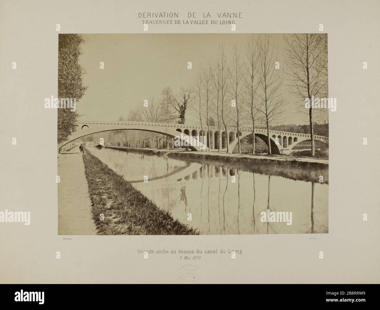 UMGEHUNGSARBEITEN DES VENTILS, DES 9. MAI 1870, GROSSER BOGEN ÜBER DEN CANAL LOING Travaux de dérivation de la Vanne, grande arche au-dessus du Canal du Loing. 9 Mai 1870. Photographie d'Auguste-Hippolyte Collard (1812-1887). Paris, musée Carnavalet. Stockfoto