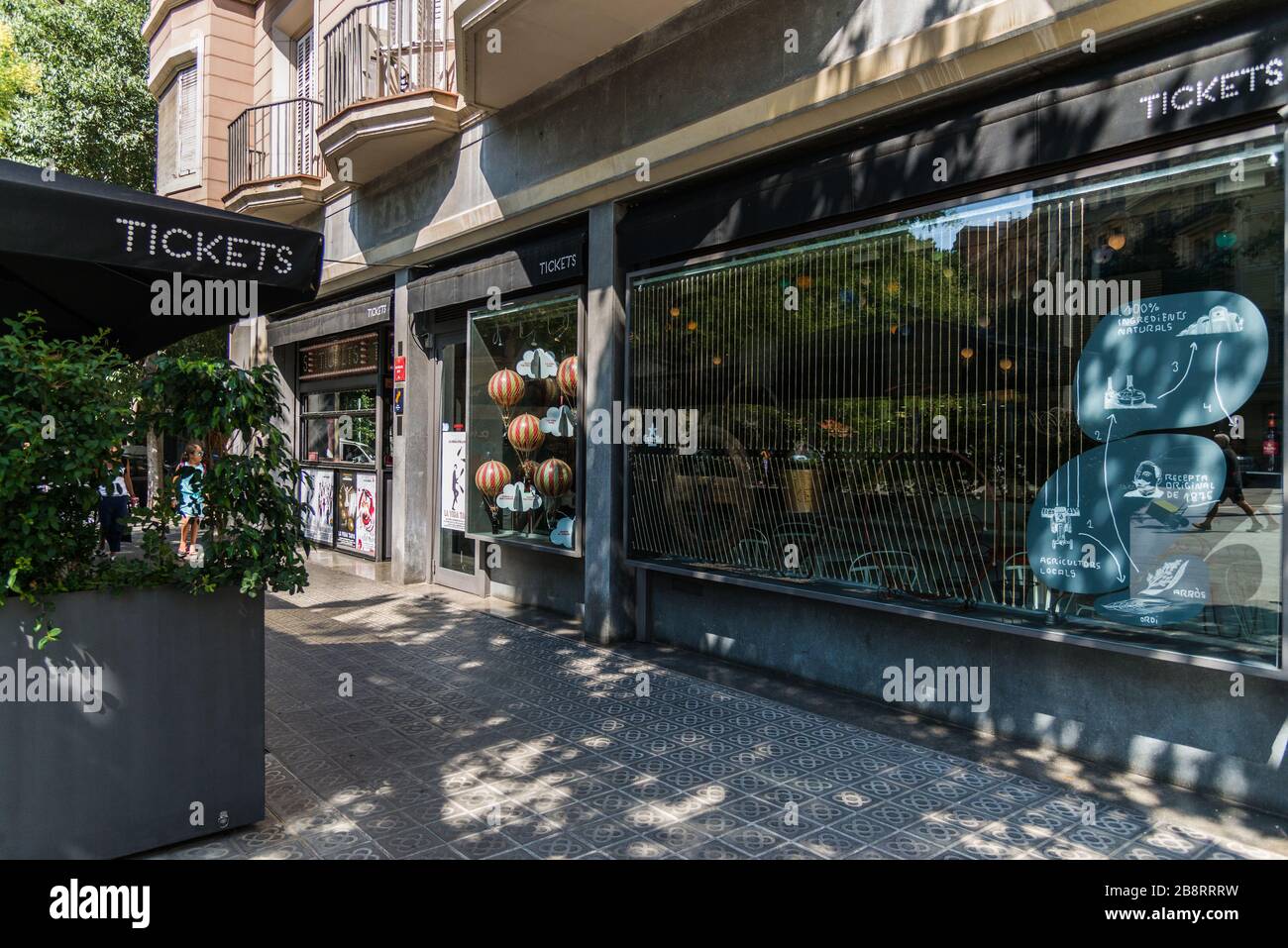 Barcelona, Spanien - 2. August 2019: Karten, Restaurant von Albert Adria Stockfoto
