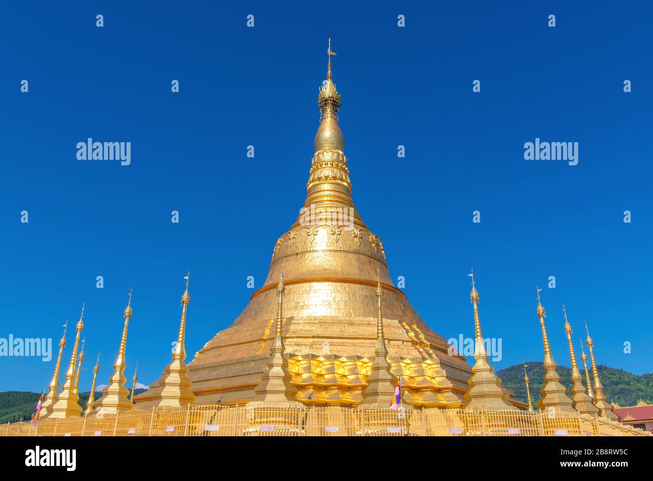 Modell des buddhistischen Tempels der Shwedagon-Pagode in Myanmar. Stockfoto