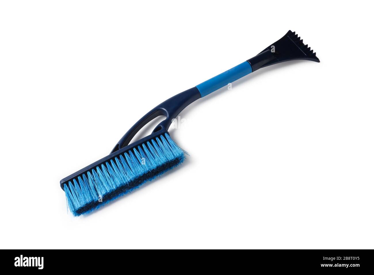 Pinsel mit Schaber zum Reinigen von Fenstern isoliert auf weißem Hintergrund Stockfoto