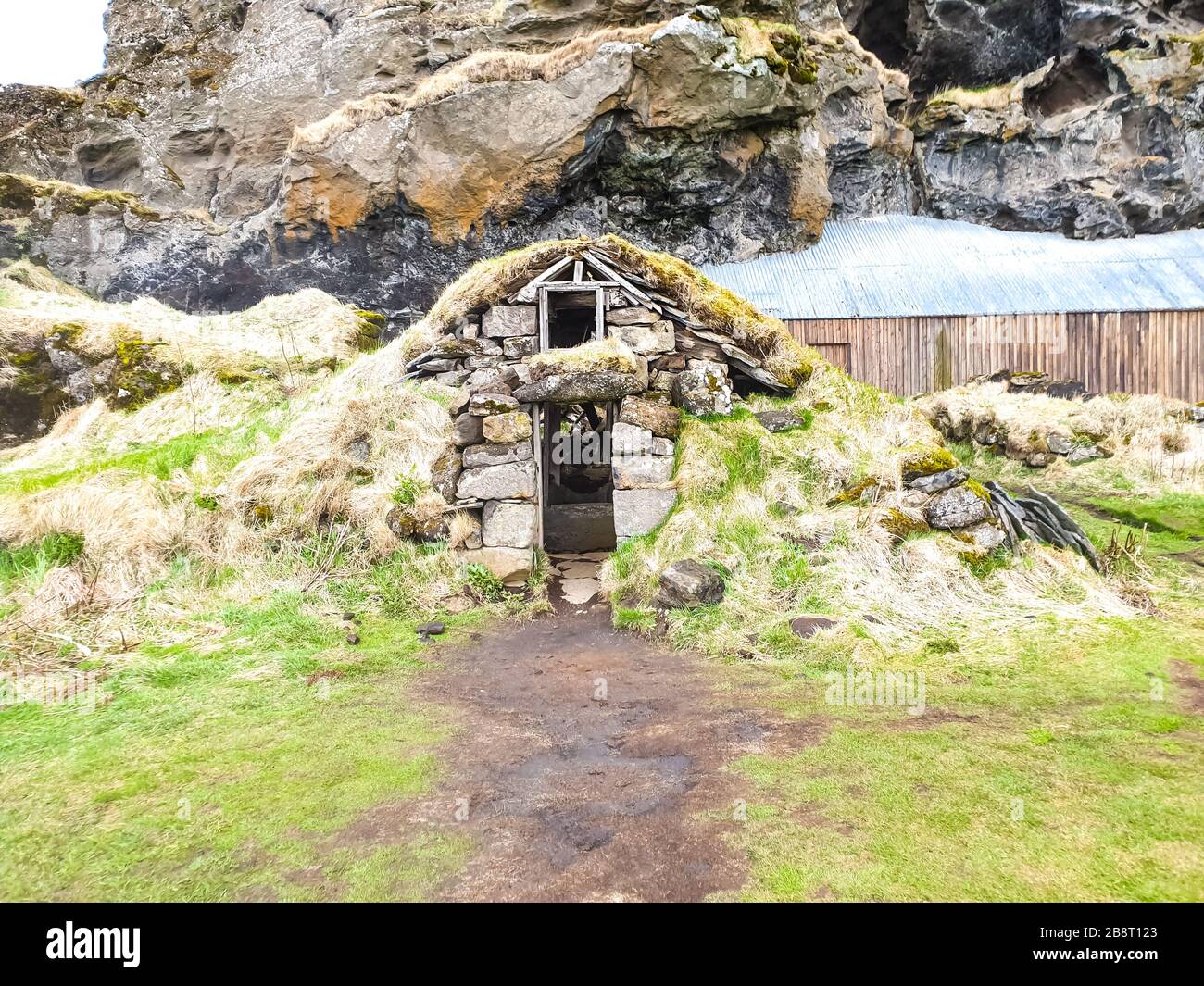 Alte isländische Rasenhäuser Stockfoto