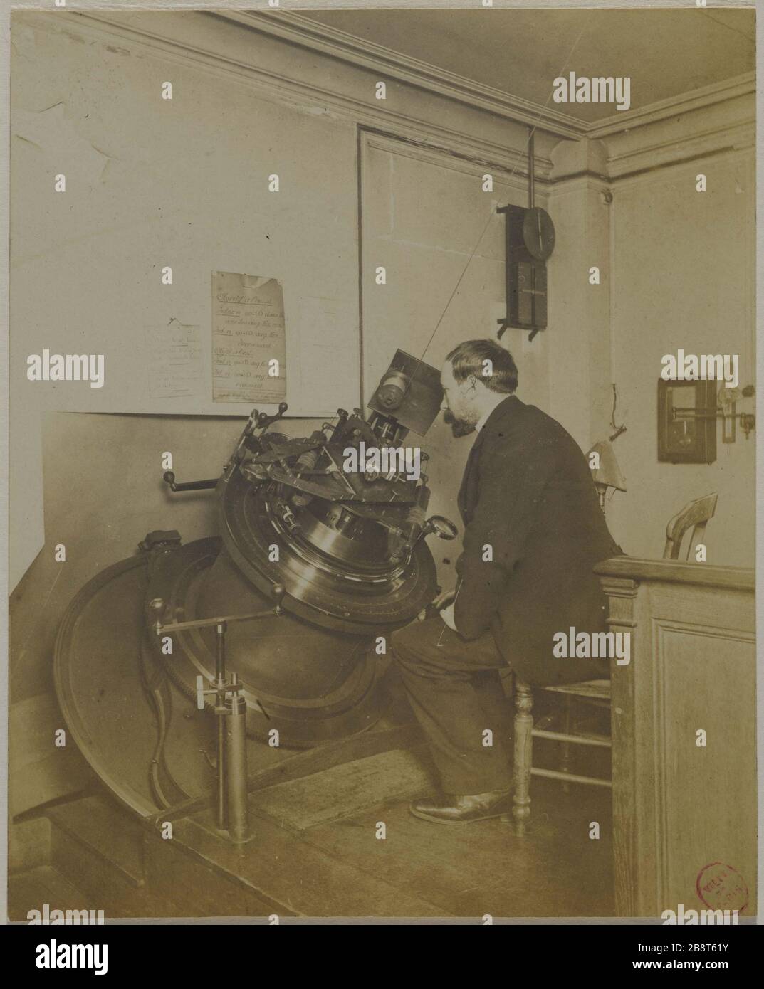 Ein FERNROHR OBSERVATORIUM PARIS, 14. BEZIRK Lunette à l'Observatoire, Paris (XIVème arr.). 1850-1900. Photographie anonyme. Paris, musée Carnavalet. Stockfoto