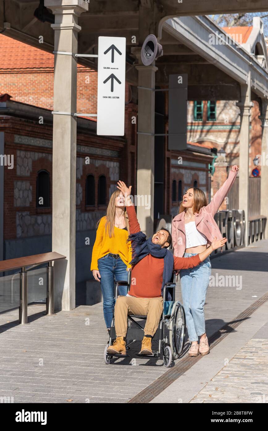 Frau sucht mann im rollstuhl
