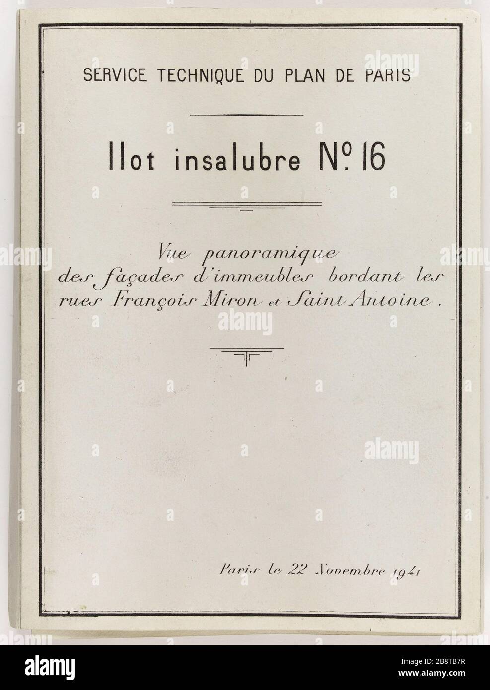 Ilot ungesunde Nº16 Service Technique du Plan de Paris. Ilot insalubre Nº16. Album avec reliure en Carton fin blanc-cassé, Réunissant 40 Photographies. 1941-1942. Photographie d'A. Cayeux. Paris, musée Carnavalet. Stockfoto