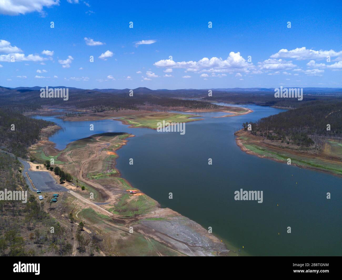 Luftaufnahme des Paradise Dam am am Burnet River Queensland Australien mit 39 % Kapazität Stockfoto