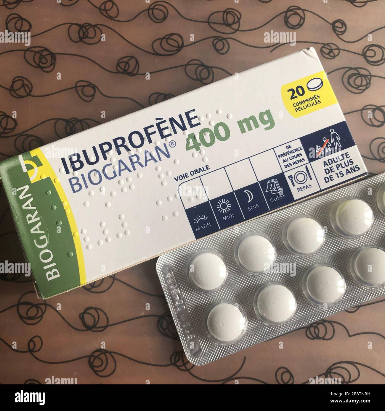 Ibuprofen caplet caplets Fotos und Bildmaterial in hoher Auflösung