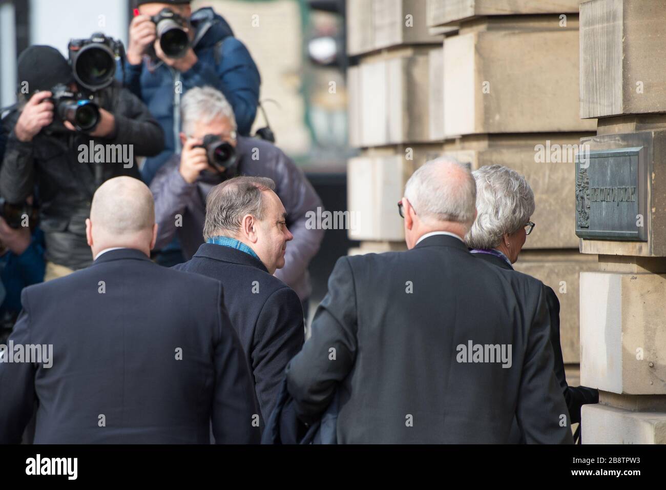 Edinburgh, Großbritannien. März 2020. Bild: Alex Salmond - ehemaliger erster Minister Schottlands und ehemaliger Führer der Scottish National Party (SNP). Alex Salmond wird am 11. Tag seines Prozesses vor dem hohen Gericht antreffen, wo die Jury voraussichtlich heute ein Urteil zurückbringen wird. Kredit: Colin Fisher/Alamy Live News Stockfoto