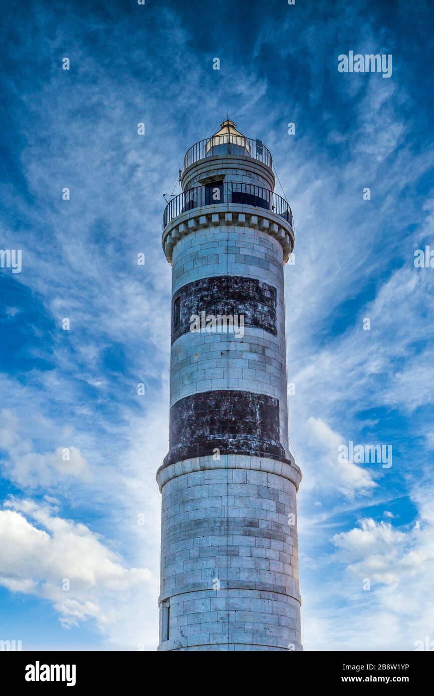 Leuchtturm von Schwarz-Weiß Murano bei Sky Stockfoto