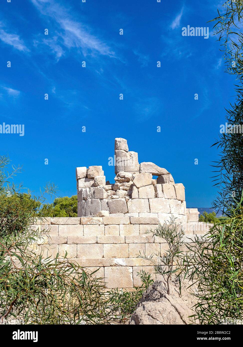 Der Leuchtturm in der antiken Stadt Patara, der vom römischen Kaiser Neron, Antalya, erbaut wurde, Stockfoto