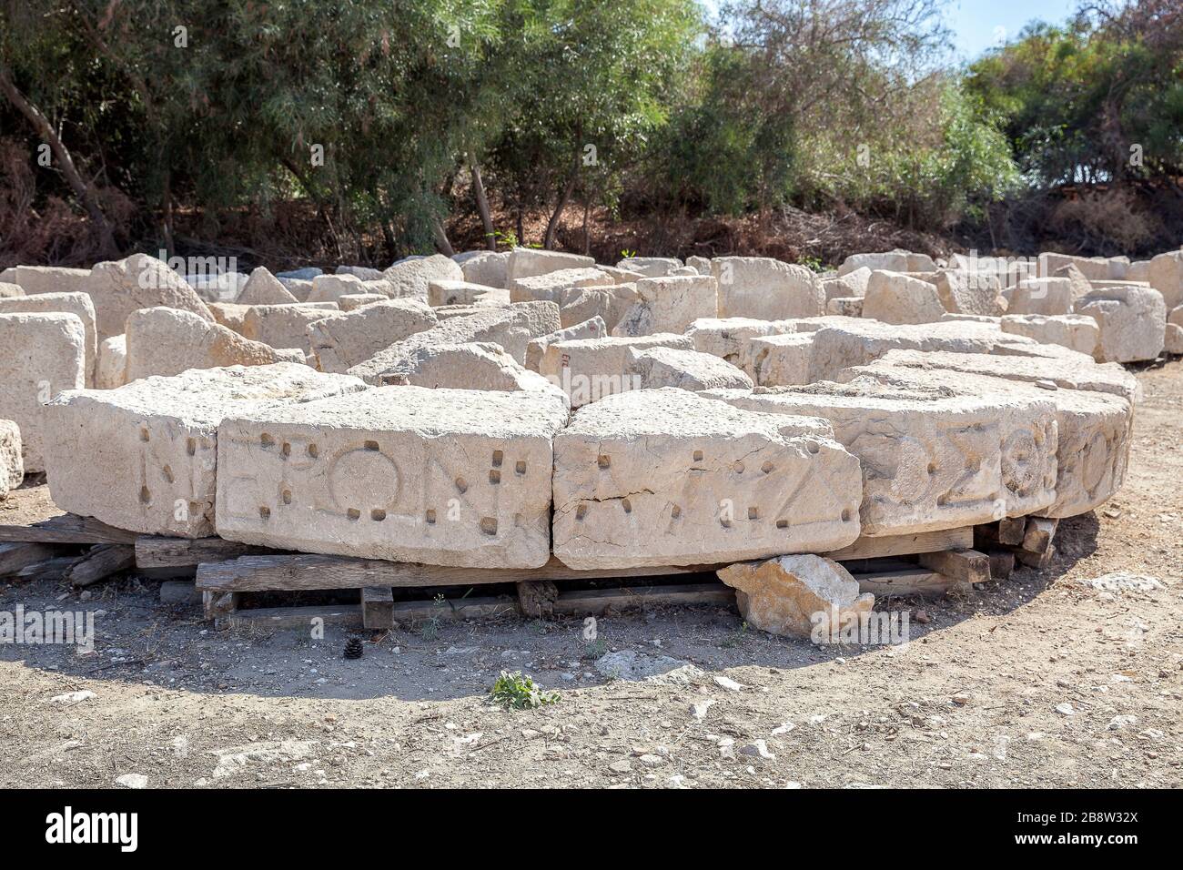 Der Leuchtturm in der antiken Stadt Patara, der vom römischen Kaiser Neron, Antalya, erbaut wurde, Stockfoto