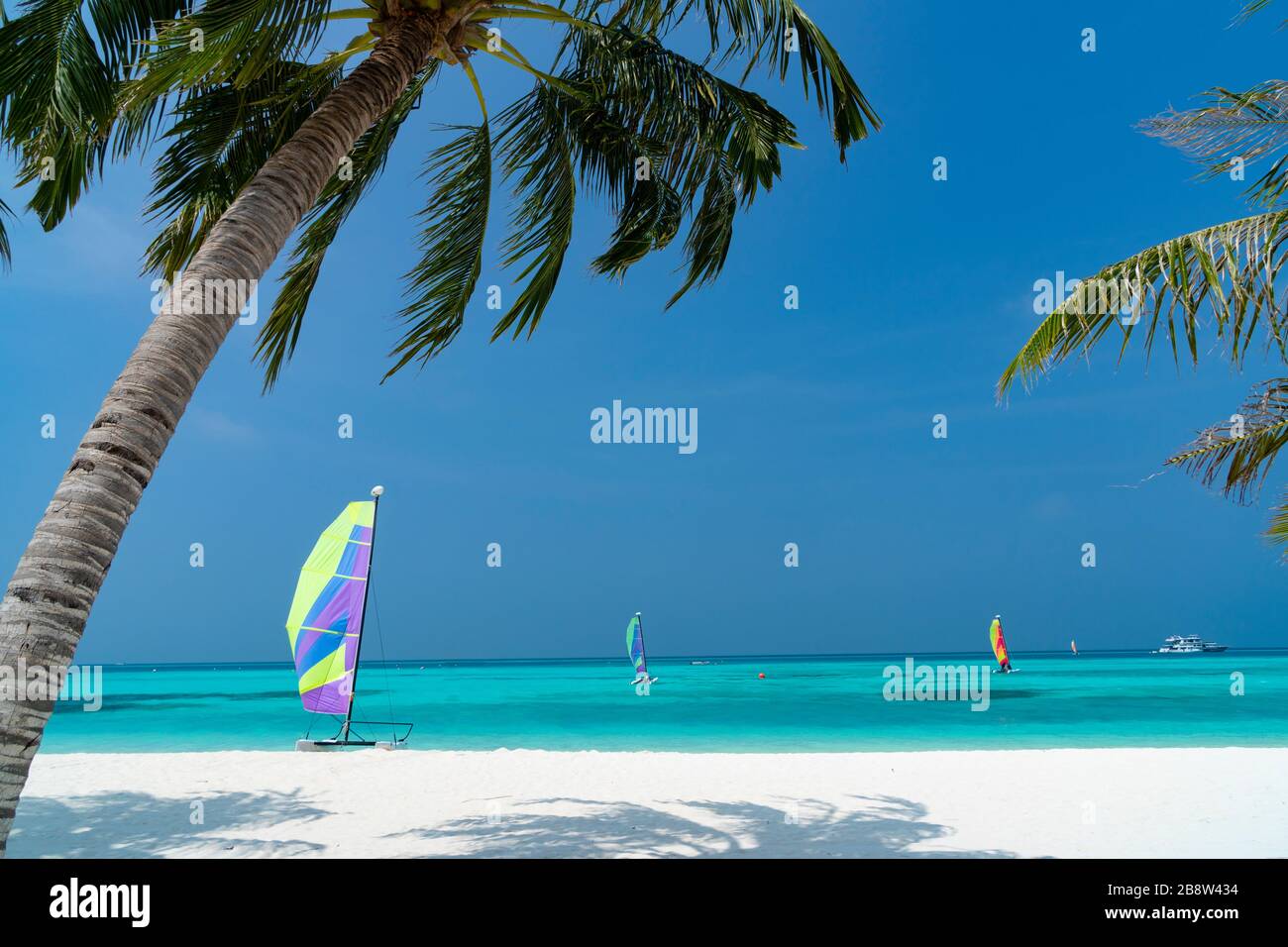 Strand von tropischer Insel auf den Malediven Stockfoto