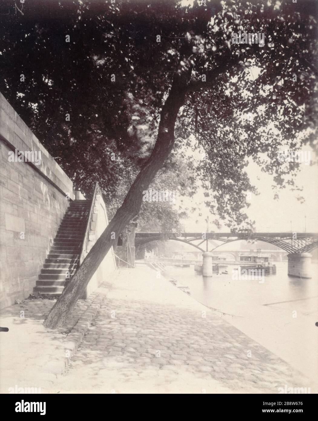 PONT des ARTS Pont des Arts Paris (Ier arronicient), 1911. Photographie: Eugène Atget. Paris, musée Carnavalet. Stockfoto