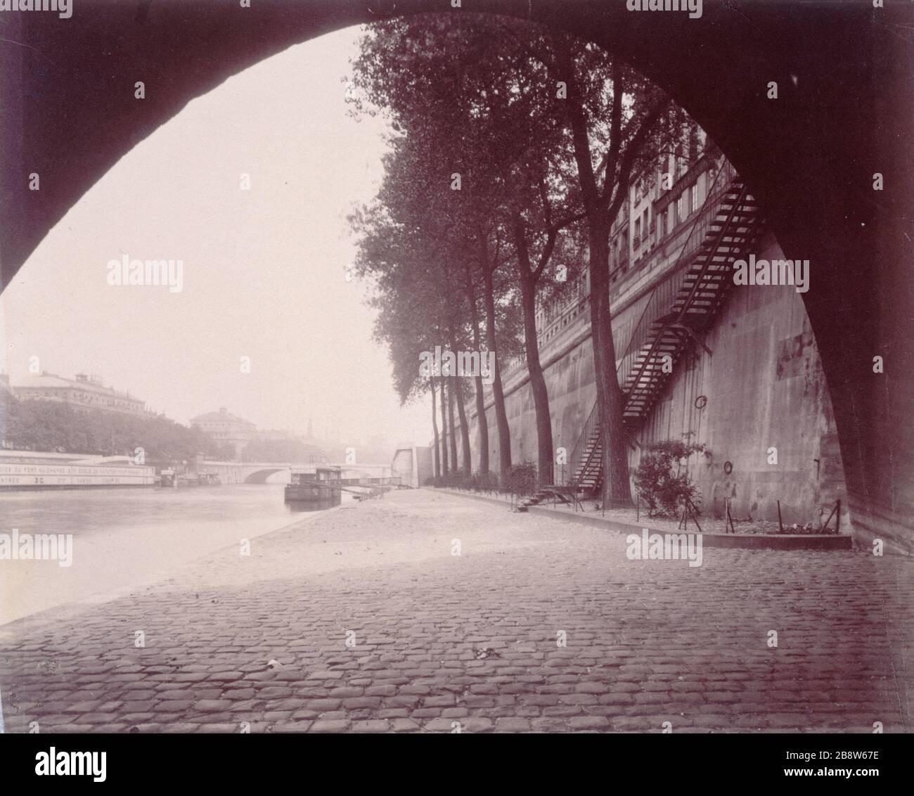 BLICK UNTER DIE NEUE BRÜCKE Vue Pry sous le Pont Neuf. Paris (Ier-Bezirk), 1911. Photographie: Eugène Atget. Paris, musée Carnavalet. Stockfoto