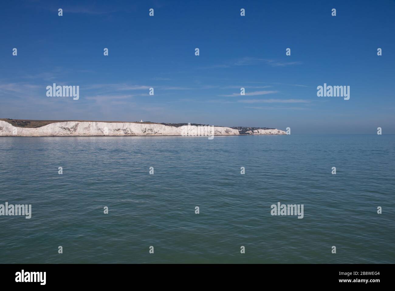 Blick von der Fähre zwischen Calais und Dover auf die weißen Klippen in Großbritannien, Großbritannien Stockfoto