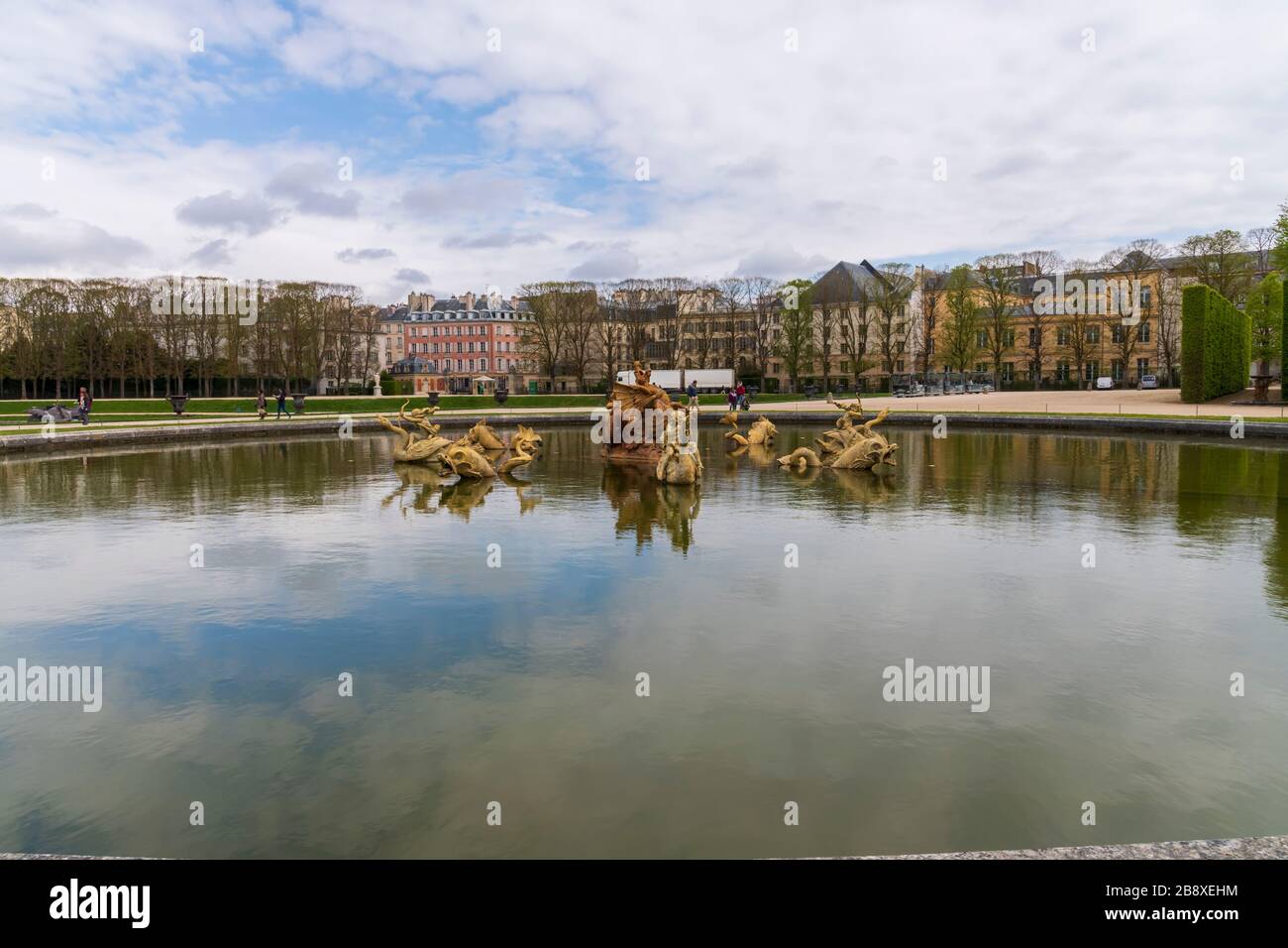 Park Gardens. Dieser Garten stammt aus Ludwig XIII. Und wurde von Andre Le Notre projiziert und perfektioniert. Stockfoto