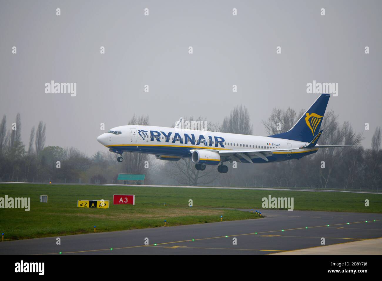 Alle Ryanair- und EasyJet-Flüge vom und zum Flughafen London-Southend wurden nun aufgrund von Coronavirus gestrichen. Dateibilder vom Flughafen Southend Stockfoto