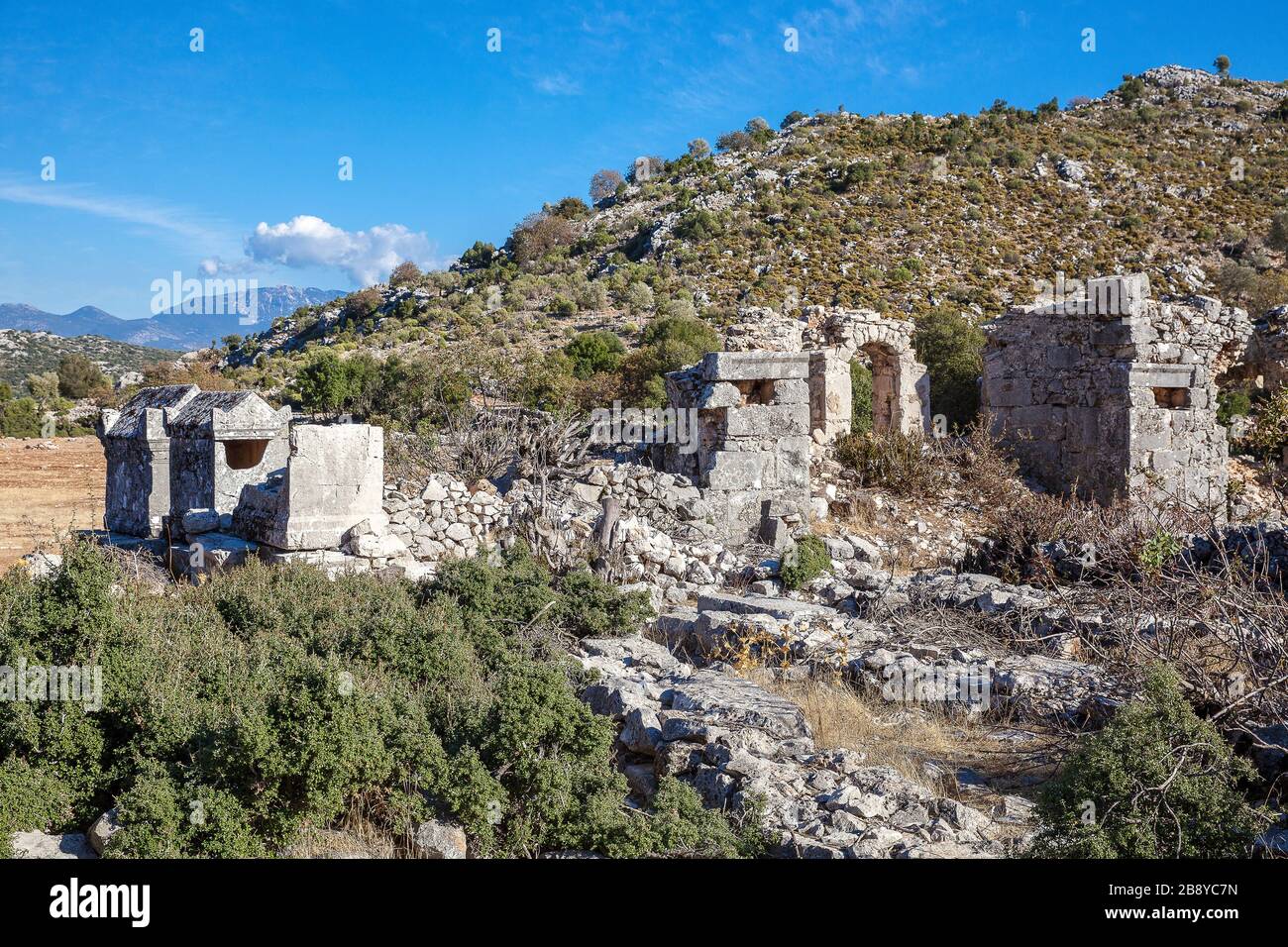 Die antike Stadt Sidyma aus dem Dorf Dodurga. Fethiye, Mugla, in der Türkei. Stockfoto