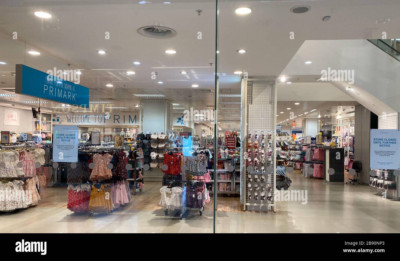 Bradford, West Yorkshire, Großbritannien. März 2020. Primark Stores Ltd (Bradford), Kirkgate Center, 4 Darley St, Bradford, West Yorkshire BD1 3LB, Großbritannien 23. März 2020. Primark Stores Ltd kündigt die Schließung aller 189 britischen Filialen während der Epidemie des Covid 19-Virus (Coronavirus) an. Credit: Touchlinepics/Alamy Live News Stockfoto