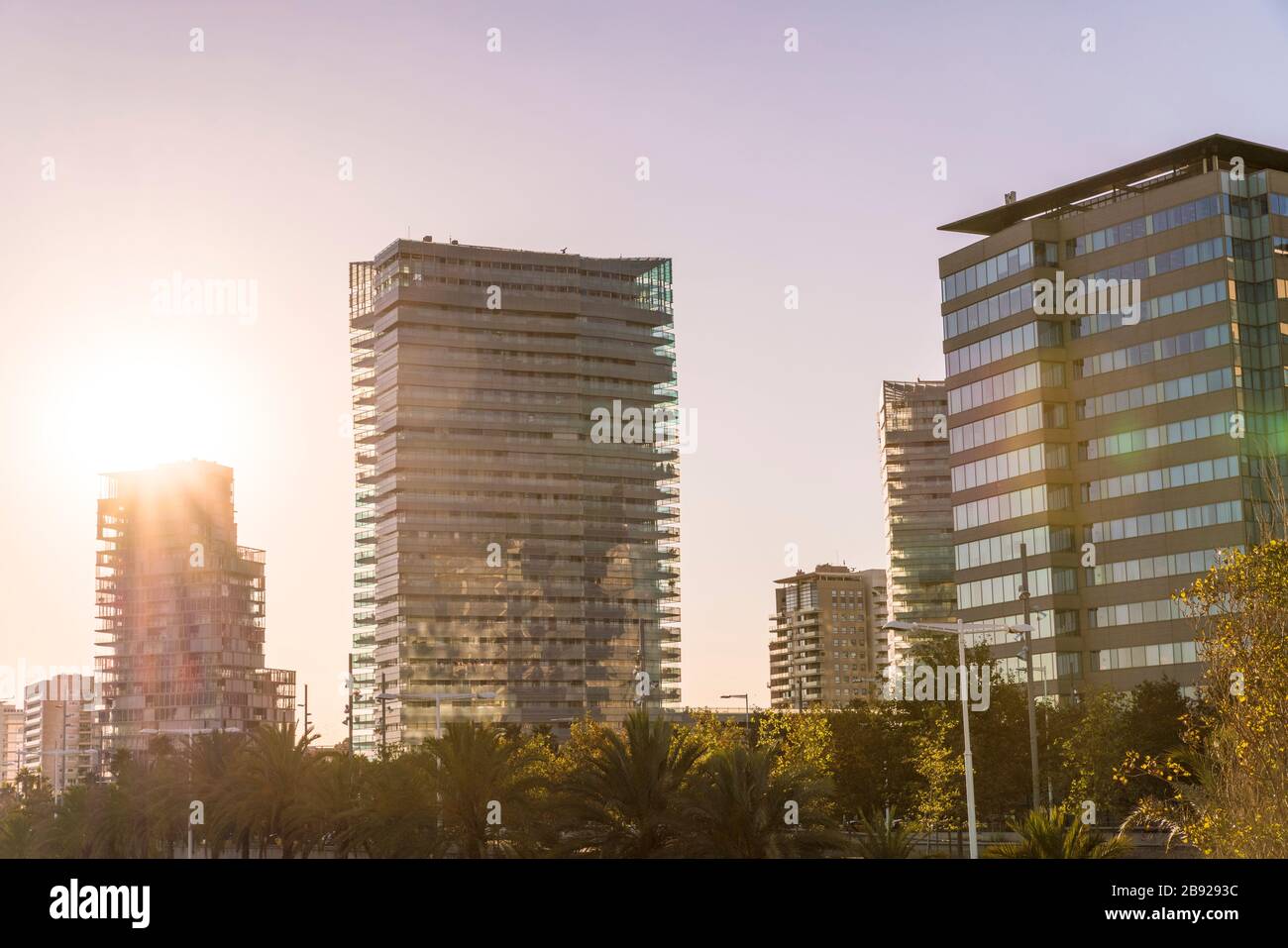 Diagonal Mar und die Poblenou Maritime Front im Sommer Stockfoto