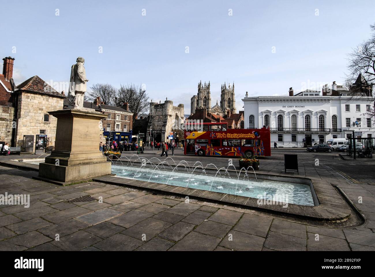 Die Statue von William Etty, R.A, der im Jahr 184 zum Royal Academician gewählt wurde. Er wurde im Jahr 1797 geboren und starb im Jahr 1849. Die Statue steht vor dem Yor Stockfoto