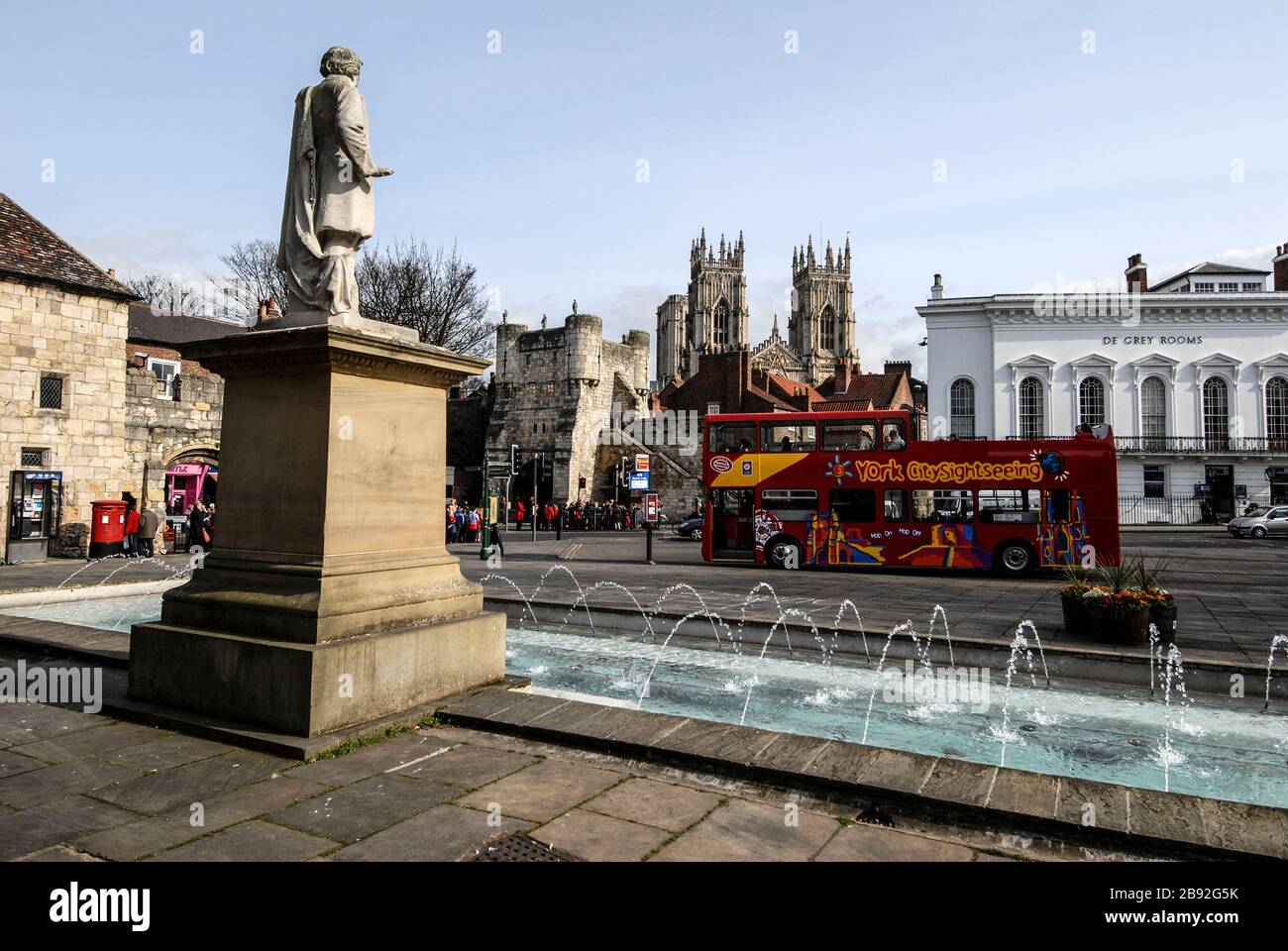 Die Statue von William Etty, R.A, der im Jahr 184 zum Royal Academician gewählt wurde. Er wurde im Jahr 1797 geboren und starb im Jahr 1849. Die Statue steht vor dem Yor Stockfoto