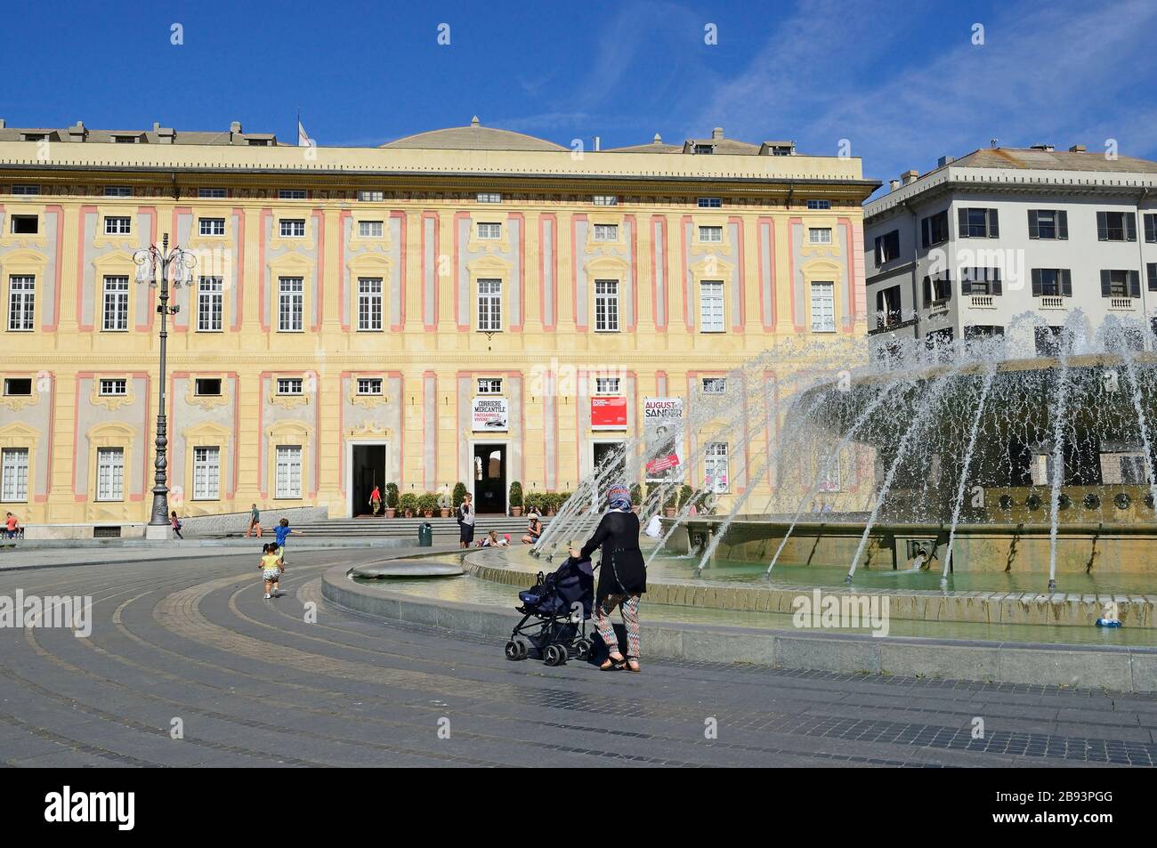 Piazza de Ferrari, Genua, Ligury, Italien, Europa Stockfoto