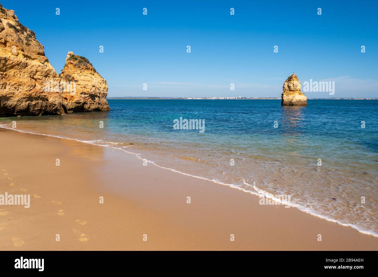 Leerer Strand in Praia do Camilo, Lagos, Portugal Stockfoto
