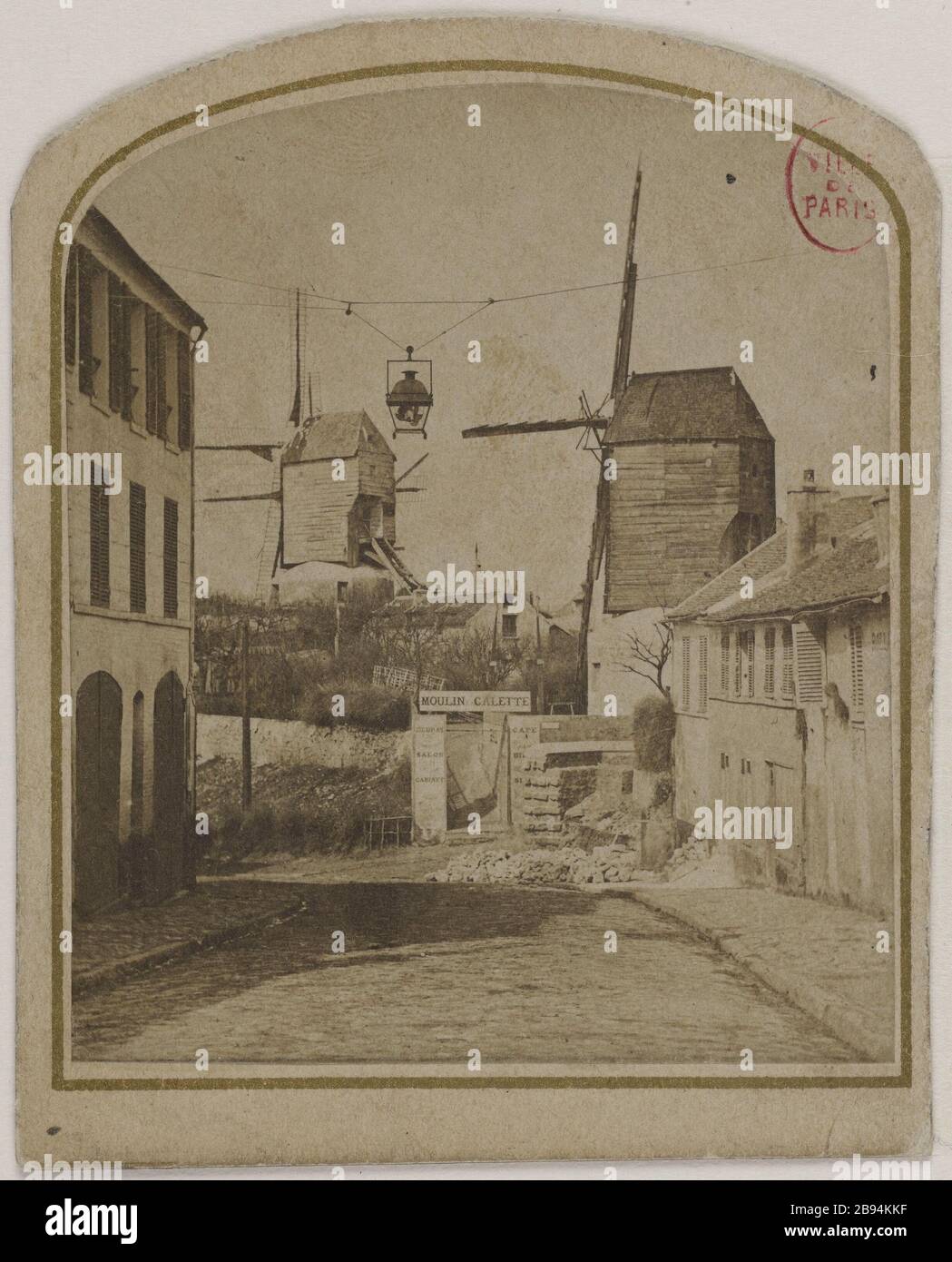 Das Moulin de la Galette, 18. Bezirk, Paris. Le moulin de la Galette, Paris (XVIIIème arr.). Photographie anonyme. papiersalé, vers 1870. Paris, musée Carnavalet. Stockfoto
