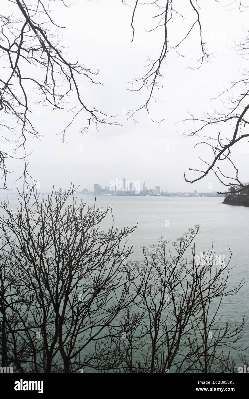 Cleveland Skyline in Ohio aus Lakewood Stockfoto