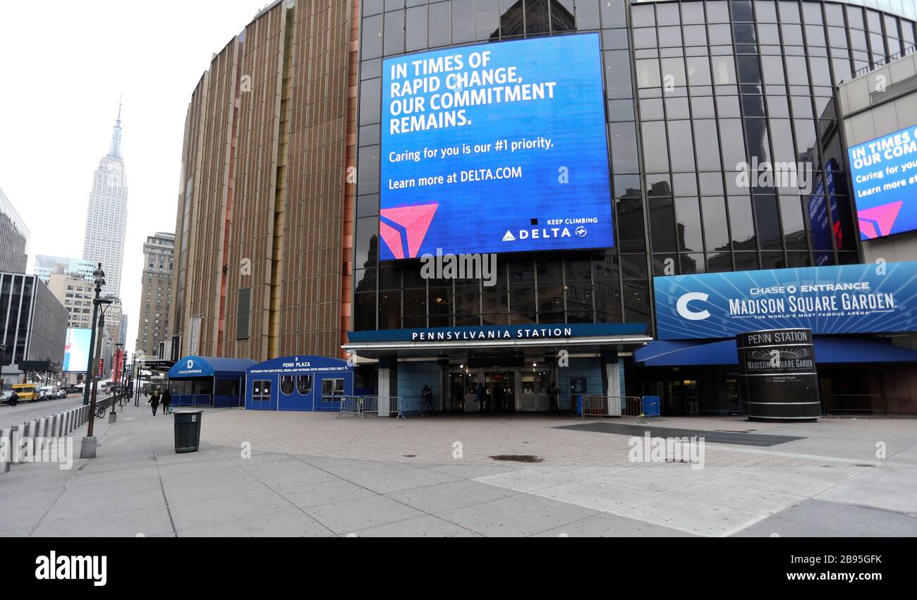 Nach dem Ausbruch der Coronavirus-Krankheit in NYC, New York, am Donnerstag, den 19. März 2020, wird in der Hauptverkehrszeit eine menschenleere Penn Station beobachtet. Stockfoto