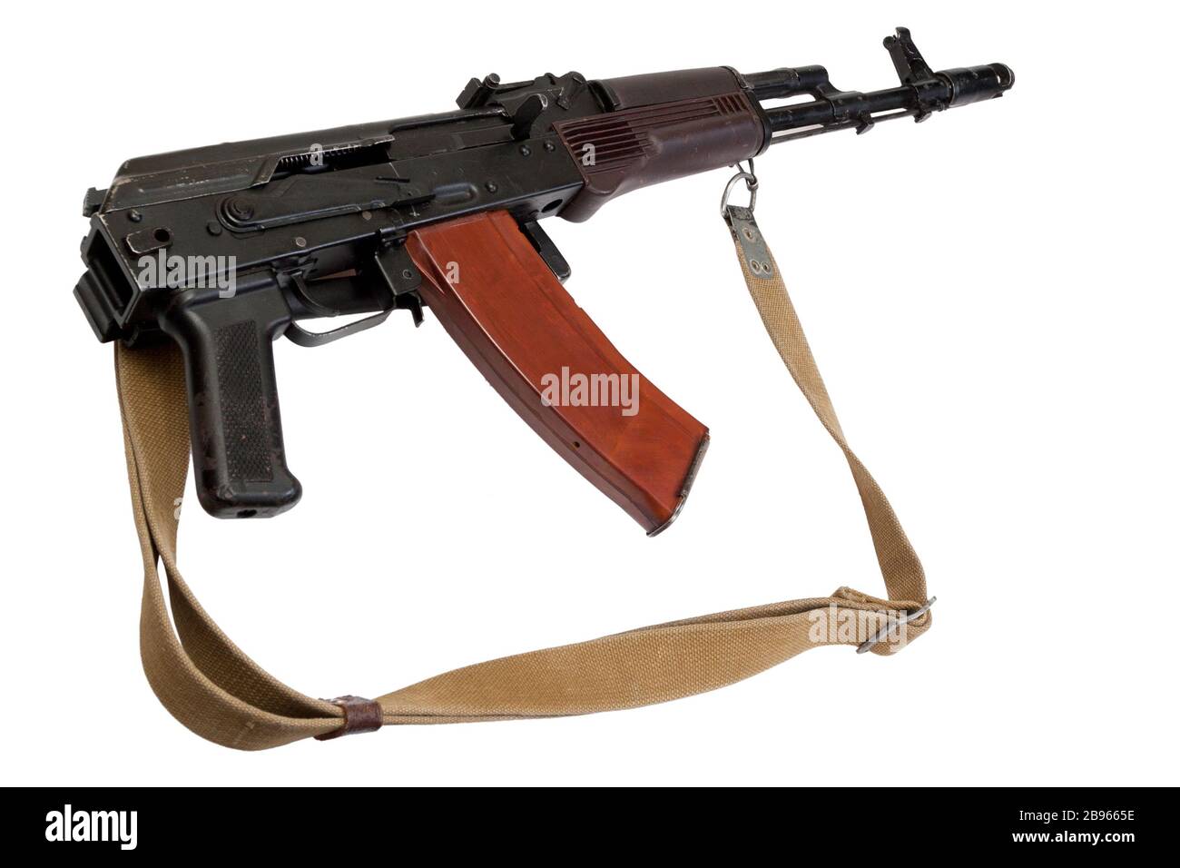 sturmgewehr-kalaschnikow-ak-74-isoliert-auf-wei-em-grund
