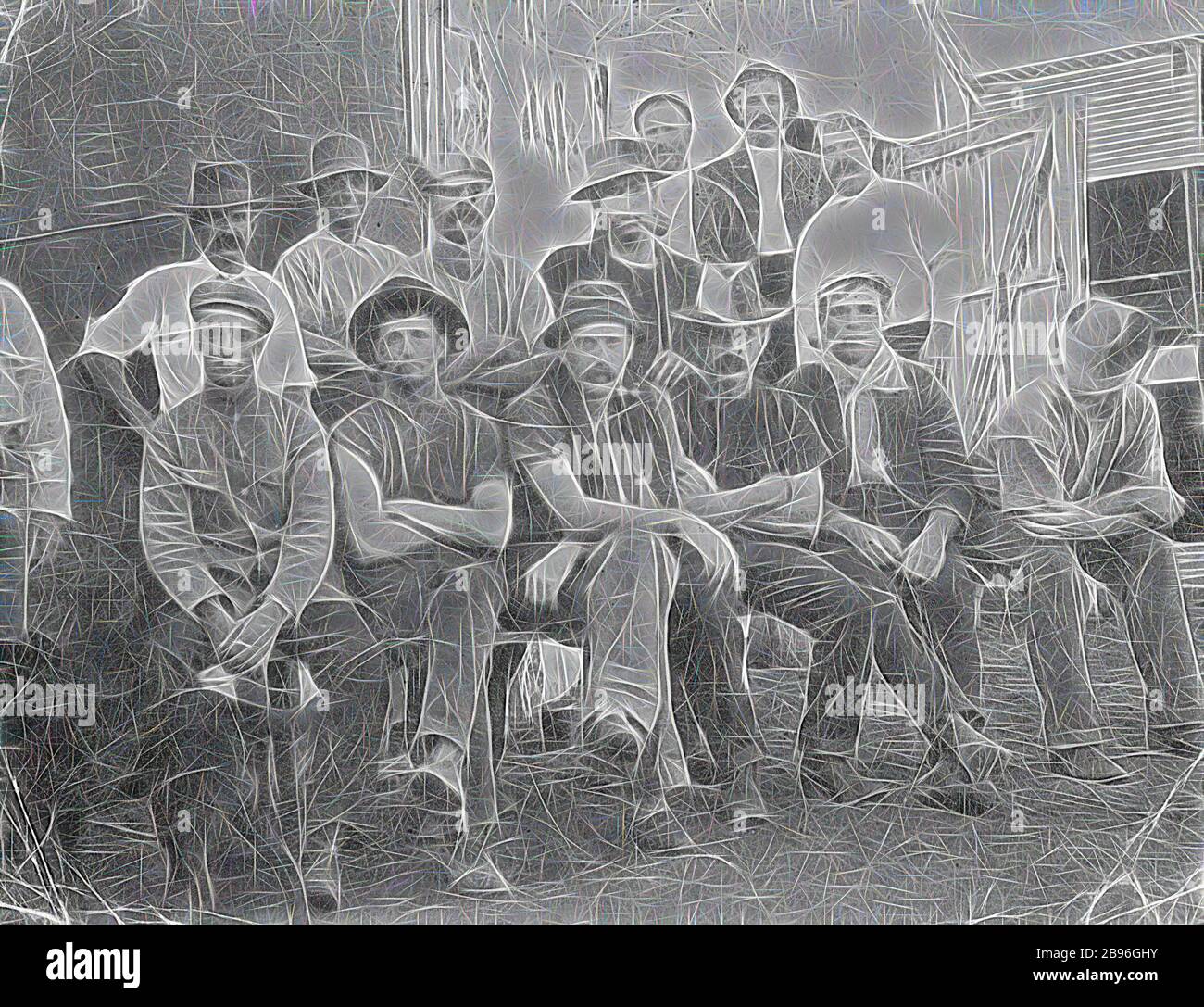Negativ - Koondrook, Victoria, um das Jahr 1915, EINE Gruppe von Arbeitern in Arbuthnotts Mill., von Gibon neu vorgestellt, Design von warmem, fröhlichem Leuchten von Helligkeit und Lichtstrahlen. Klassische Kunst mit moderner Note neu erfunden. Fotografie, inspiriert vom Futurismus, die dynamische Energie moderner Technologie, Bewegung, Geschwindigkeit und Kultur revolutionieren. Stockfoto