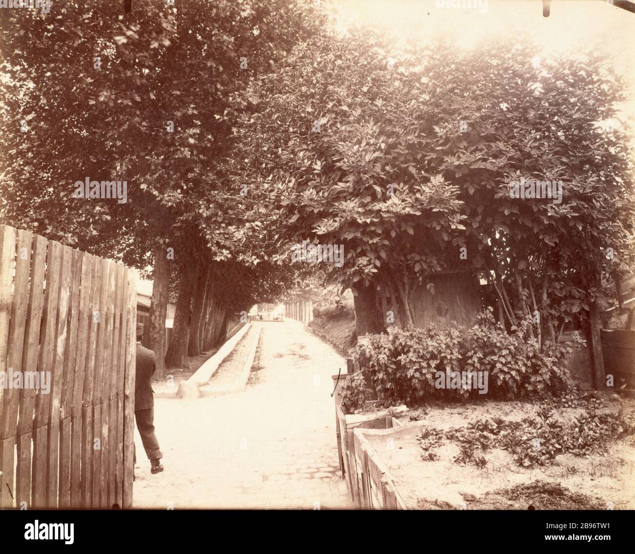 TÜR UNTEN MEUDON Point du Jour, Porte du Bas-Meudon, sur le Quai. Meudon (Hauts-de-seine), vers 1910. Photographie d'Eugène Atget (1857-1927). Paris, musée Carnavalet. Stockfoto