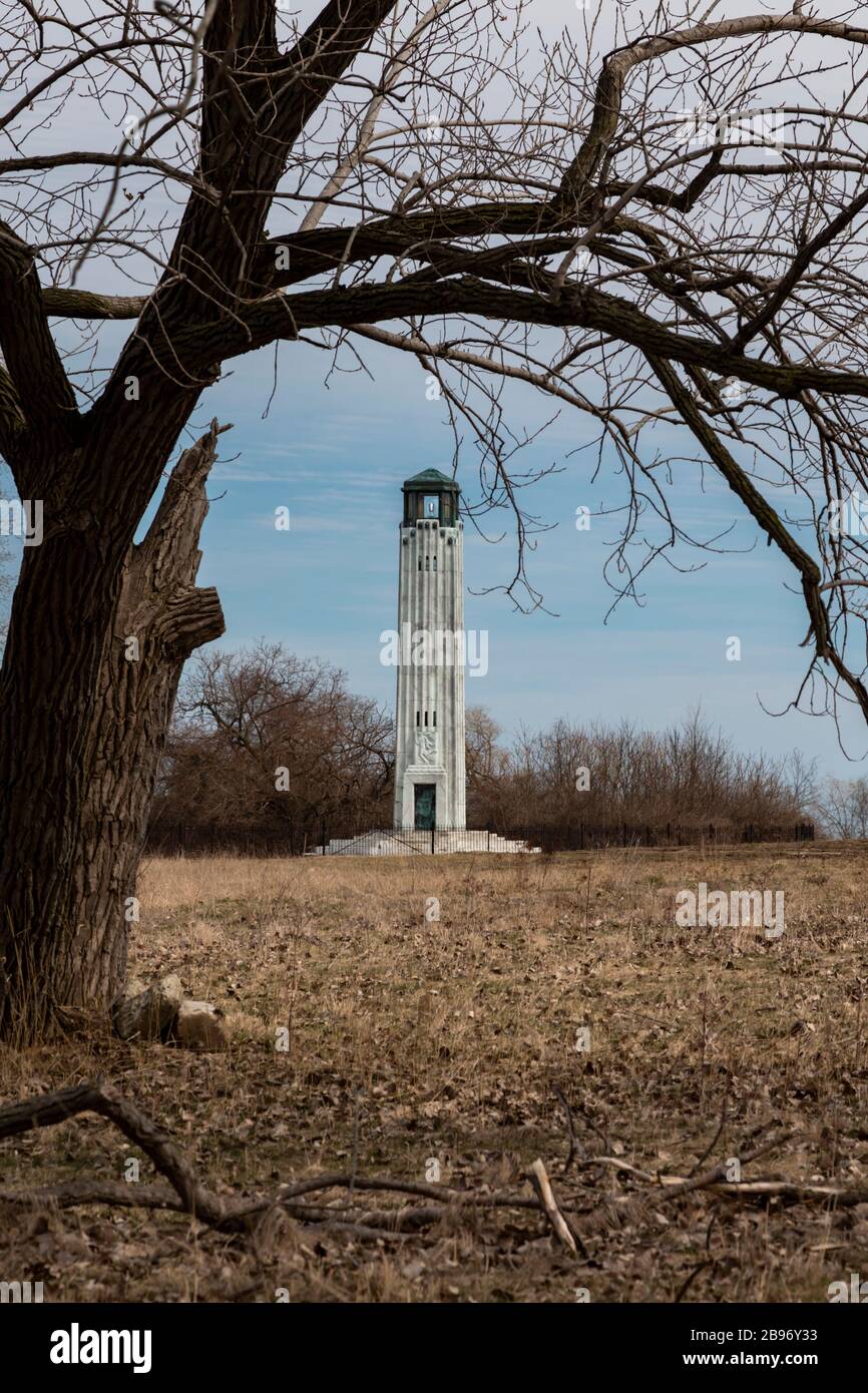 Detroit, Michigan - Das Livingstone Memorial Lighthouse. Der 58 Fuß große Leuchtturm befindet sich an der Spitze der Belle Isle im Detroit River, gegenüber Stockfoto