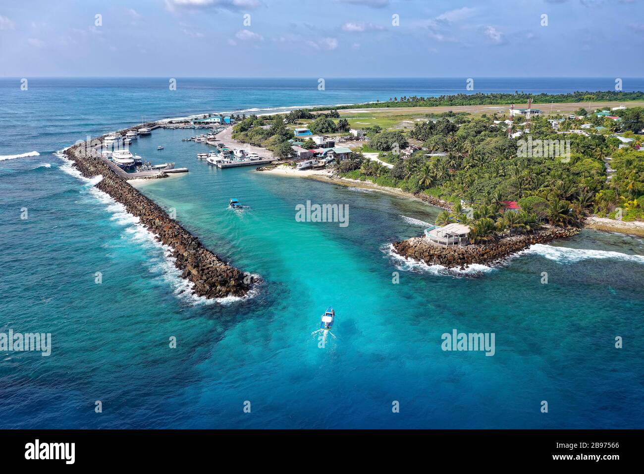 Hafeneingang, Fischerhafen, berühmter Tauchplatz für Tigerhaie, Insel Fuvahmulah, Gnaviyani oder Nyaviyani-Atoll, Malediven Stockfoto