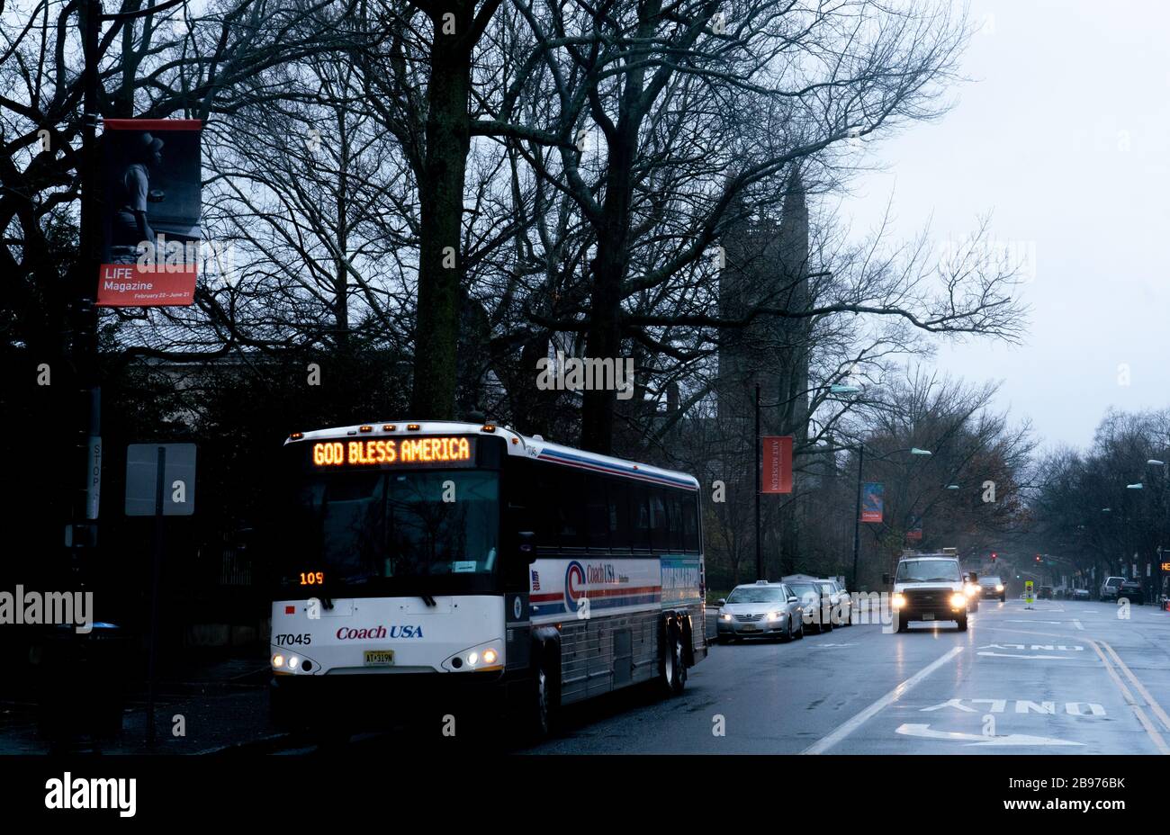 Leere Straßen in der Innenstadt von Princeton, New York, sind heute das Epizentrum der globalen Coronavirus-Pandemie, und die Menschen werden gebeten, sich zu schützen. Stockfoto