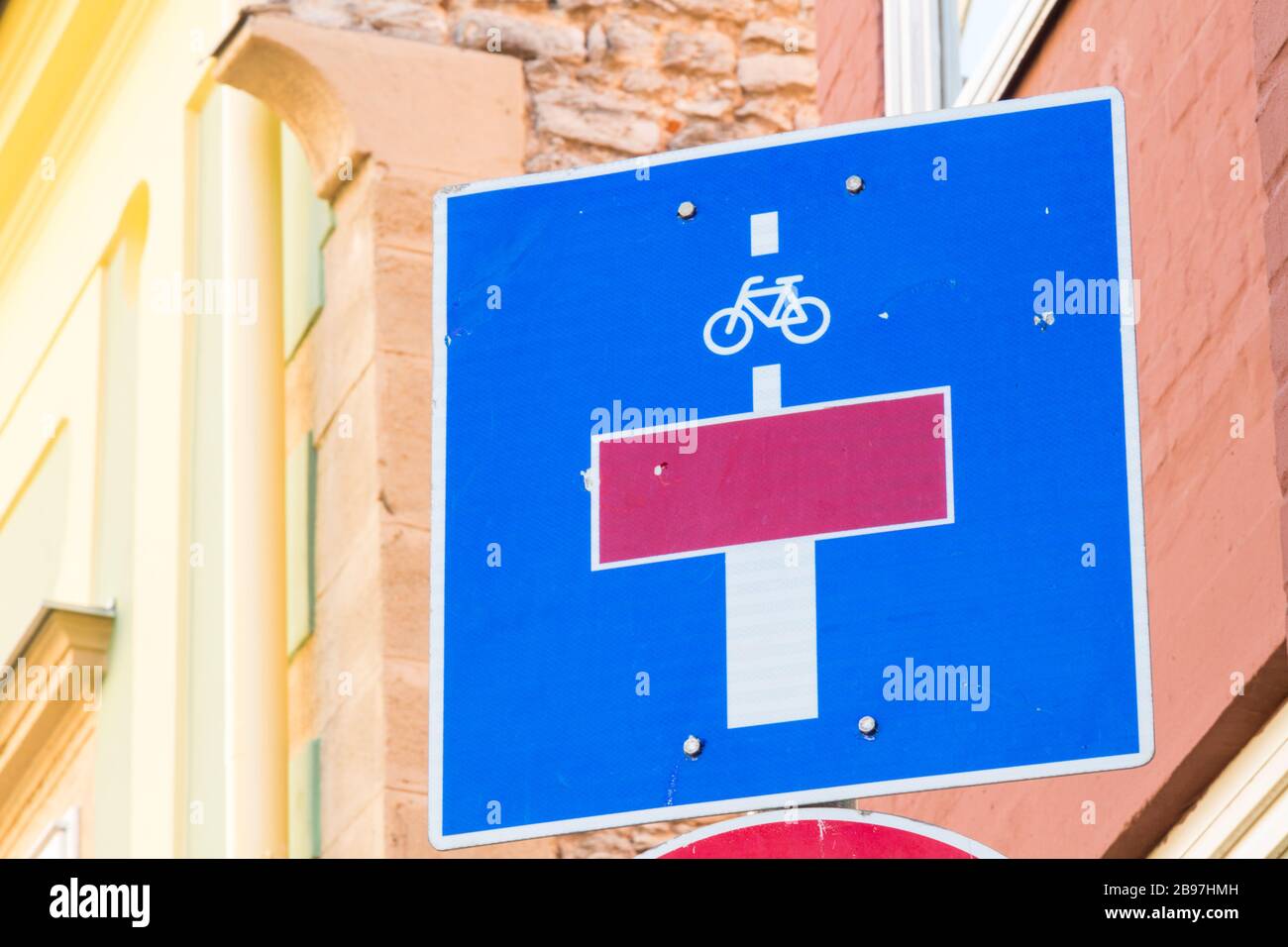 Kein Straßenschild mit Straßenschild außer Fahrradfahren, Ungarn, Europa Stockfoto