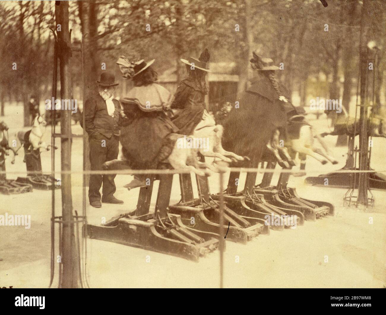 MECHANISCHES PFERD Chevaux mécaniques, jardin du Luxembourg. Paris (Vème-Bezirk), 1898. Photographie d'Eugène Atget (1857-1927). Paris, musée Carnavalet. Stockfoto