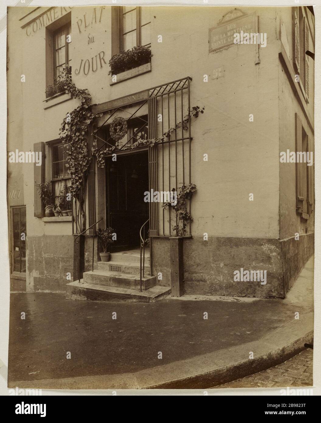 RESTAURANT, 51 RUE de LA MONTAGNE Sainte-GENEVIEVE, 5. BEZIRK, PARISER Restaurant, 51 rue de la Montagne-Sainte-Geneviève. Paris (Vème arr.), Oktobre 1899. Photographie d'Eugène Atget (1857-1927). Paris, musée Carnavalet. Stockfoto