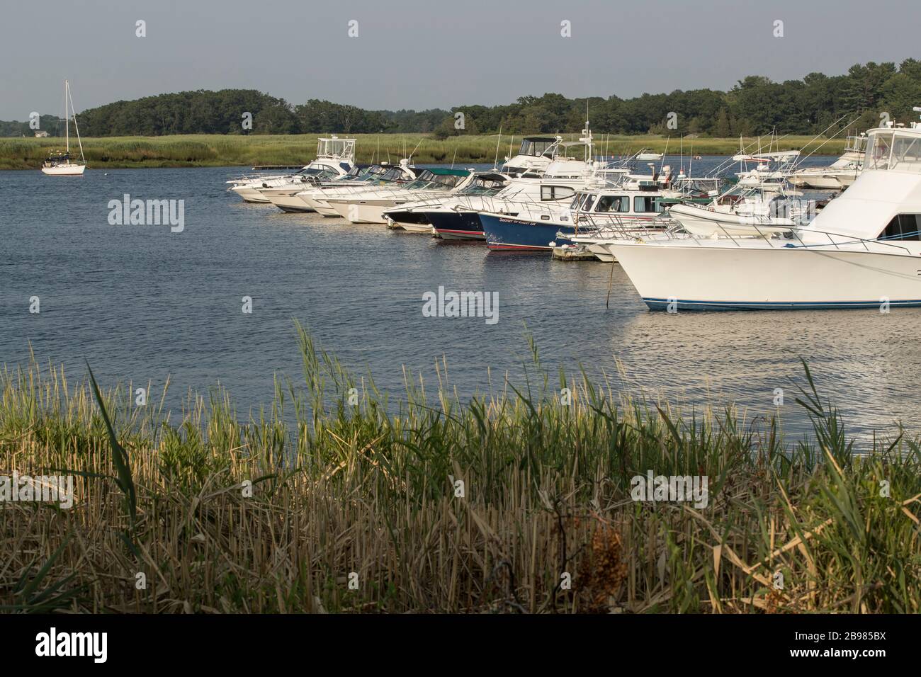 Newburyport ist der perfekte Ort für Bootstouren und Angelausflüge. In den Sommermonaten sehr beschäftigt. In der Nähe des Atlantiks. Dies ist der Merrimack River, Yachthäfen Abou Stockfoto