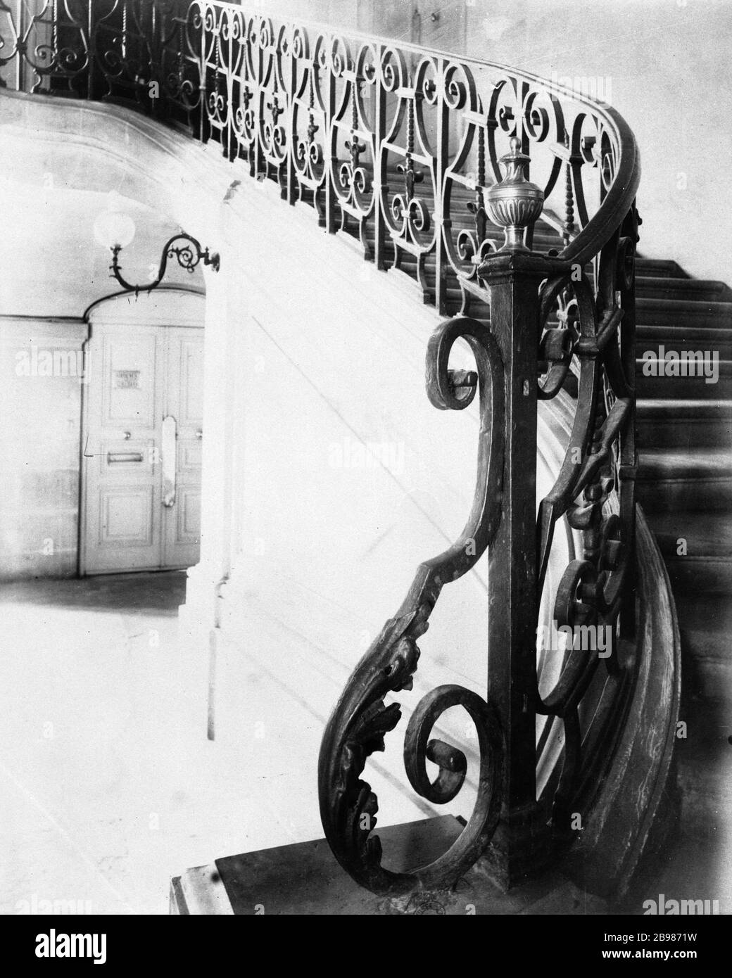 TREPPE VON 254 SAINT-JACQUES Escalier du 254 rue Saint-Jacques, Paris (Vème arr.). Photographie d'Eugène Atget (1857-1927). Paris, musée Carnavalet. Stockfoto