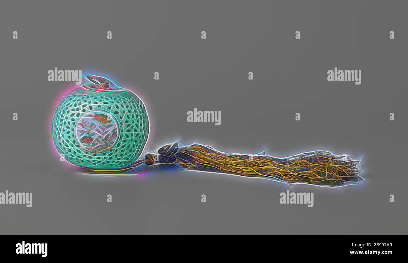 Durchbohrte Duftkugel mit Seidengassel, durchbrochene Räucherkugel aus Porzellan mit Seidengassel, auf der Glasur in Türkis, Blau, Rot, Rosa, Grün, Gelb, Auberginen und Schwarz gemalt. Die Wand des Balles mit Spitze Arbeit mit drei Medaillons mit Blumensprays. Die Bürste wird mit einer Schnur an einem losen Deckel befestigt. Email sur Biscuit mit Famille Rose Farben., anonym, China, c. 1825 - c. 1874, Qing-Dynastie (1644-1912) / Daoguang-Periode (1821-1850), Porzellan (Material), Glasur, Seide, Vitrifikation, d 6 cm l 22 cm h 10.3 cm B 36.8 cm × d 14 cm, neu gestaltet von Gibon, Design von warmen fröhlichen Leuchten von b Stockfoto