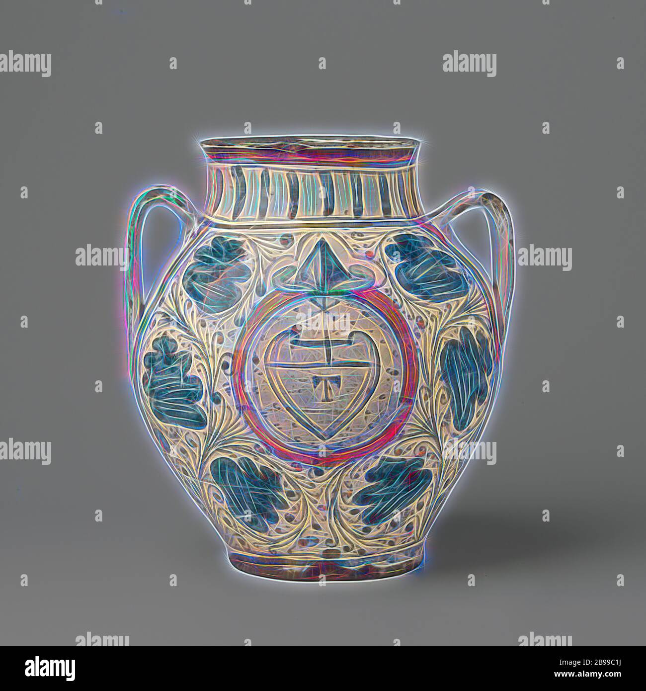 Vase, kugelförmig, mit zwei Ohren, sphärische Vase aus mehrfarbig bemalter Majolika, mit einem kurzen zylindrischen Hals und zwei c-förmigen Ohren. An der Vorderseite der Vase ist eine herzförmige Waffe in einem kreisförmigen Medaillon gemalt, in dem der Buchstabe T und darüber ein Kreuz. Rund um das Medaillon und auf der Rückseite der Vase sind Weinstöcke mit Spiralen bemalt, zwischen denen große blau stilisierte Blumen sind., anonym, Montelupo, c. 1460 - c. 1490, Steingut, Zinn-Glasur, Bleiglasur, H 30.0 cm T 15.5 cm T 27 cm, neu gestaltet von Gibon, Design von warmen fröhlich glühen der Helligkeit und Lichtstrahlen Ausstrahlung. Stockfoto